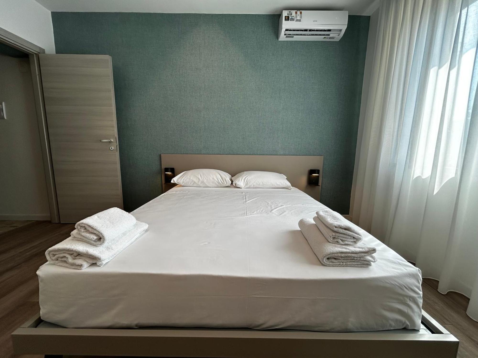 Catullo Lounge And Rooms Near The Airport Caselle  Ngoại thất bức ảnh